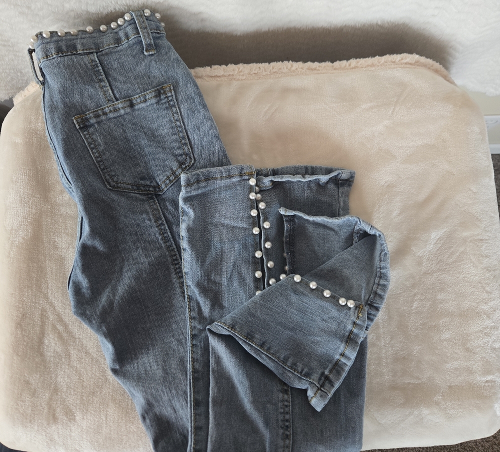 Pearl Embellished Blue Jeans